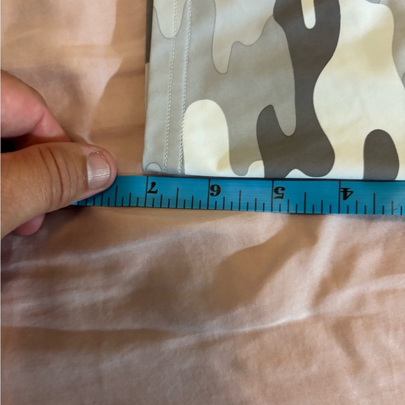 Gymshark Kids Camo Shorts - Black and Gray - Picture 4 of 5